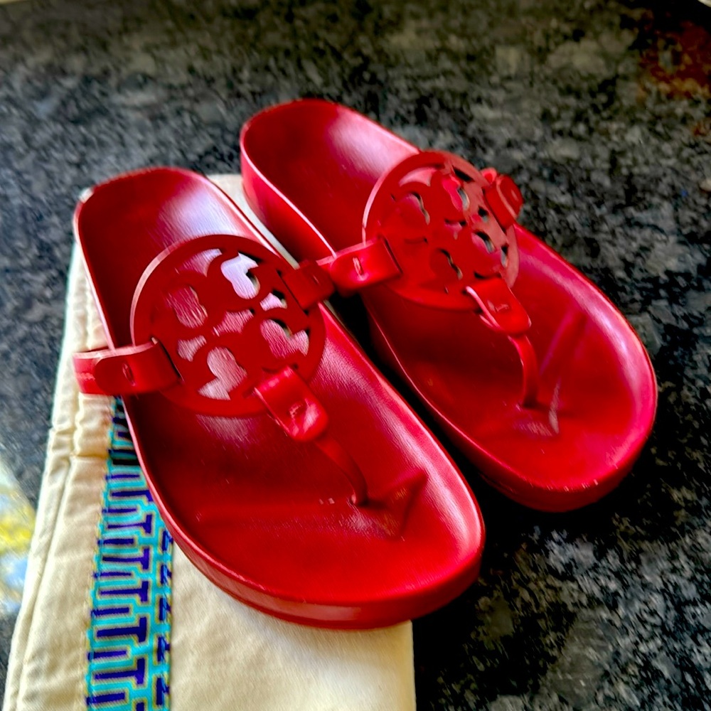 Tory Burch Miller cloud Red Size 6 with dust bag -slightly used.